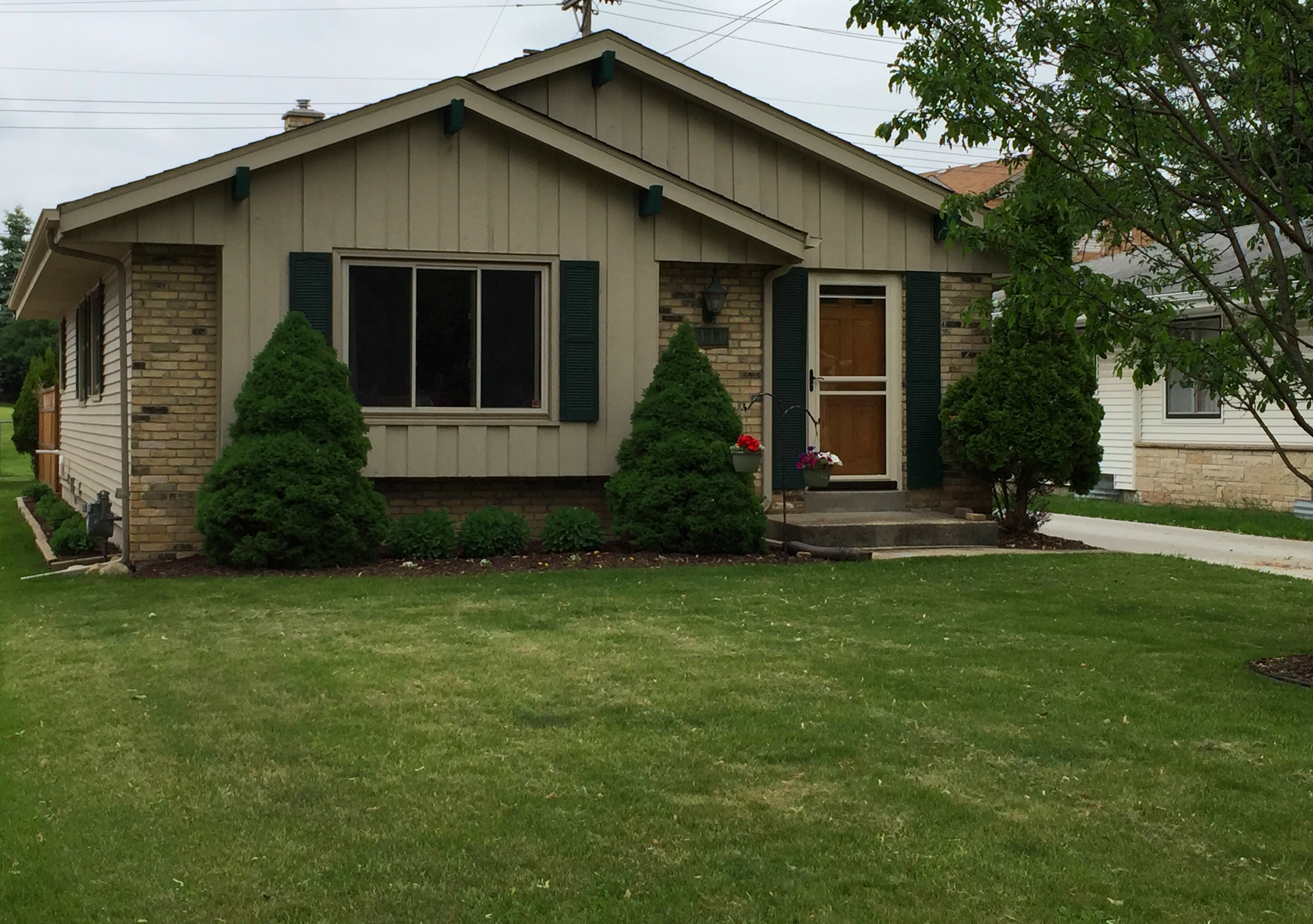 3 Bedroom, 1.5 Bath Wauwatosa Ranch with Many Upgrades for only $199,900!!!