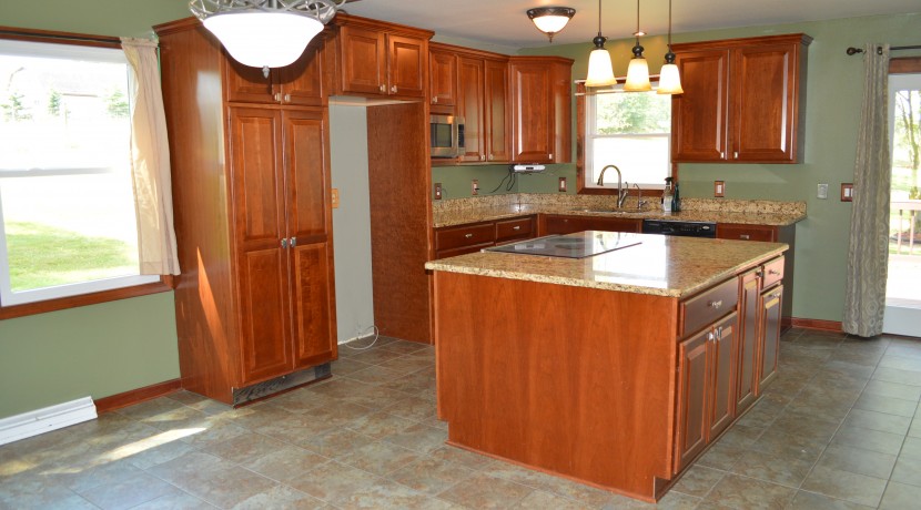 Kitchen with plenty of cabinet space